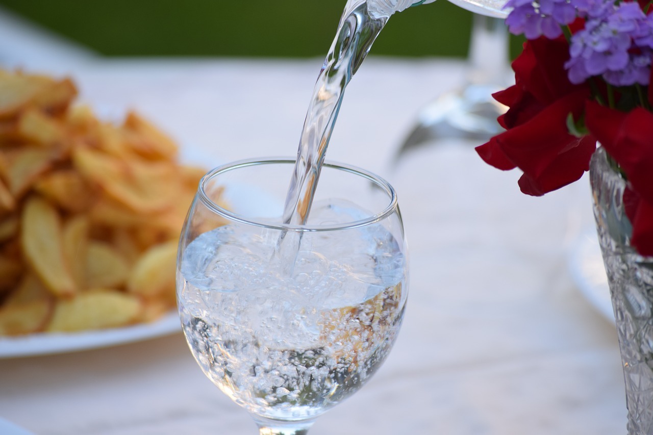Les propriétés thérapeutiques de l’eau minérale pour soulager certains troubles de santé