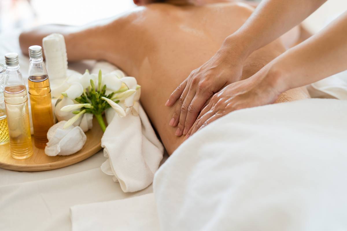 Pourquoi utilise-t-on de plus en plus les huiles essentielles lors des massages ?
